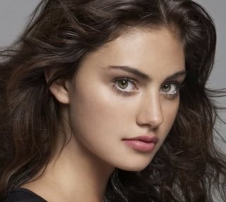 Phoebe  Tonkin