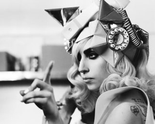 Lady  Gaga                        telephone