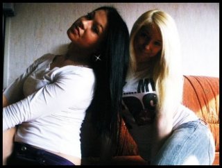 Simona  ;**