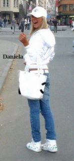 Daniela  :]~  ♥