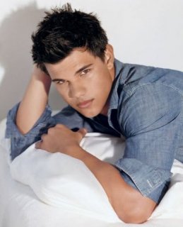 Taylor  Lautner      FC