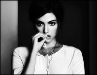 PHOEBE  TONKIN♥