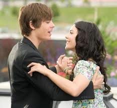 Vanessa  hudgens_zac  efron  fan