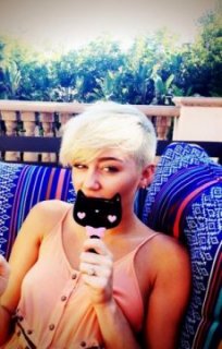 miley  fan  page