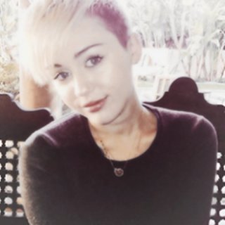 Miley  Ray  Cyrus  (✔)