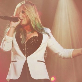 Demi  Lovato  ♥  Fan